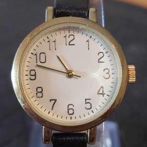 🦋10/$20🦋 FMDAND506 Goldtone/White Leather Women's Watch